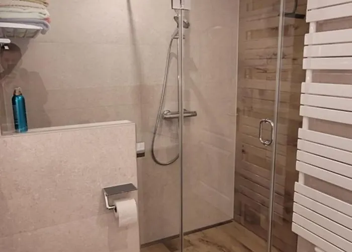 Air-conditioned In A Great Location With Balcony 아파트 라이프치히