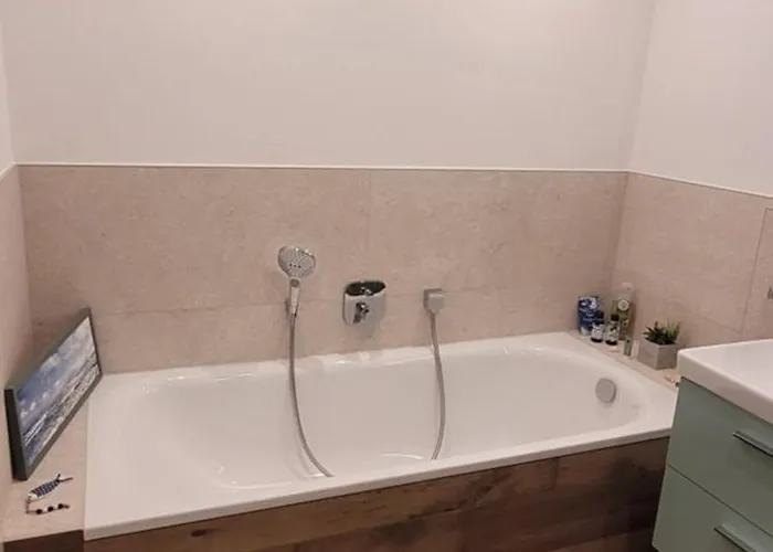 Air-conditioned In A Great Location With Balcony *